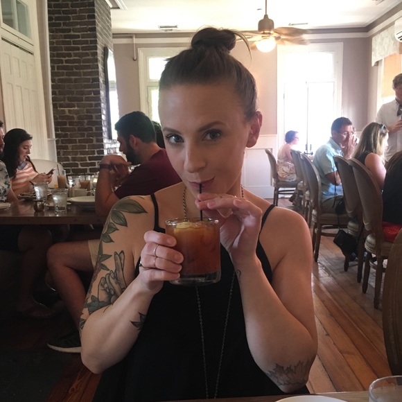 Meet your Posher, Jessi - Picture 2 of 3